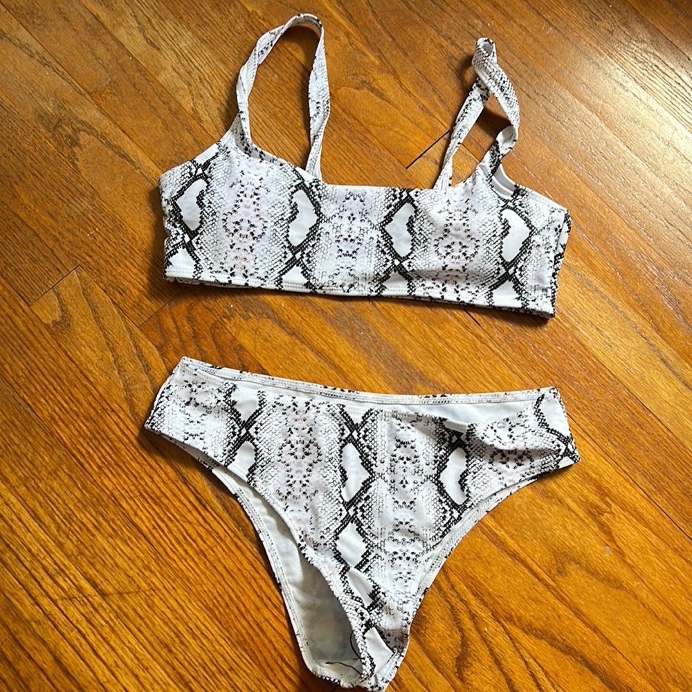 SHEIN size M high waisted bikini